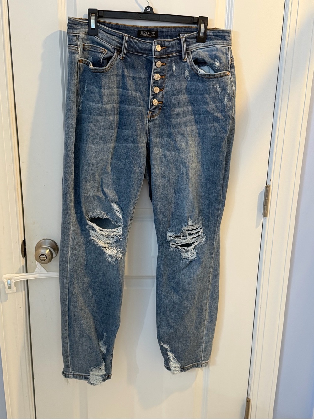 High-Rise Distressed Women's boyfriends Jeans - Blue